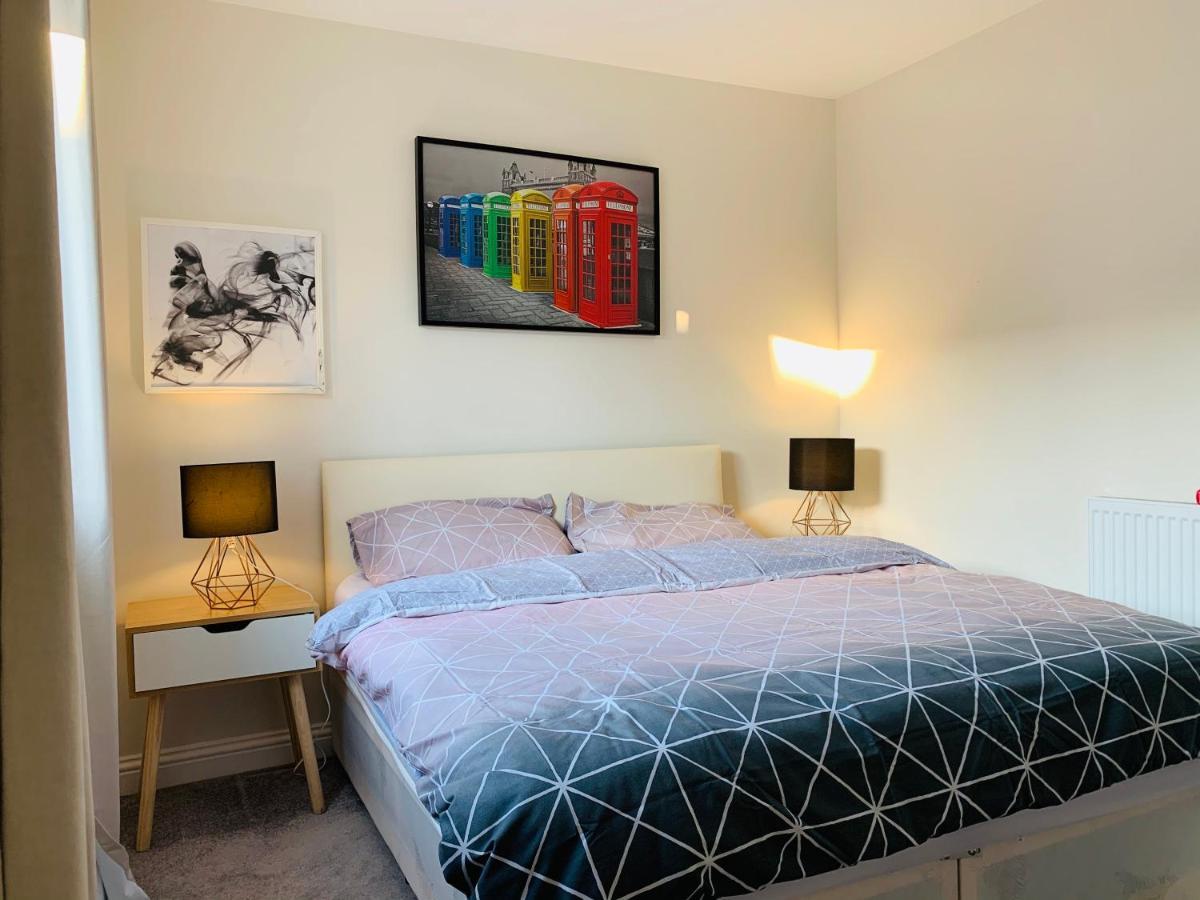 Alpha, Private Double Room, City Centre, Free Parking, Sittingbourne, Kent Exterior photo